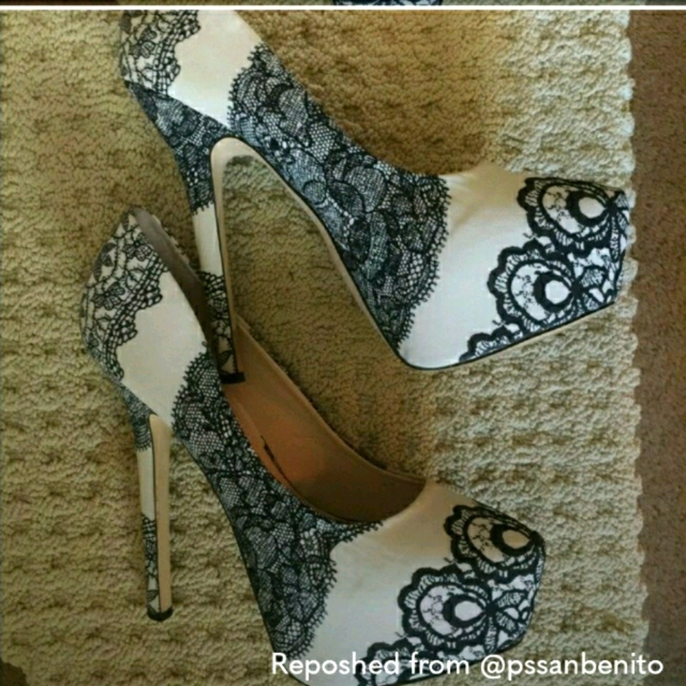 ISO Steve Madden Deja Vu size 11